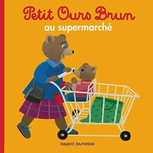 Petit ours brun au supermarché